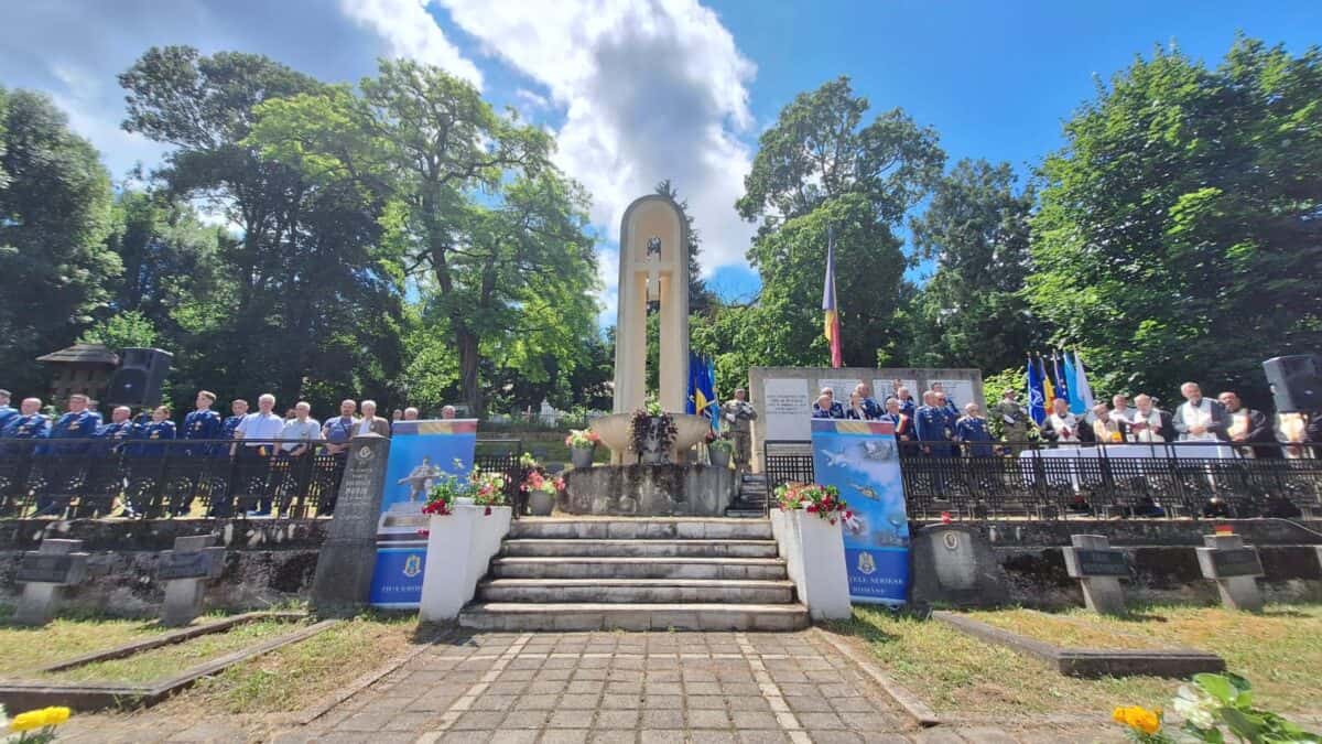 ceremonialuri militare și religioase dedicate zilei eroilor la mediaș (foto)