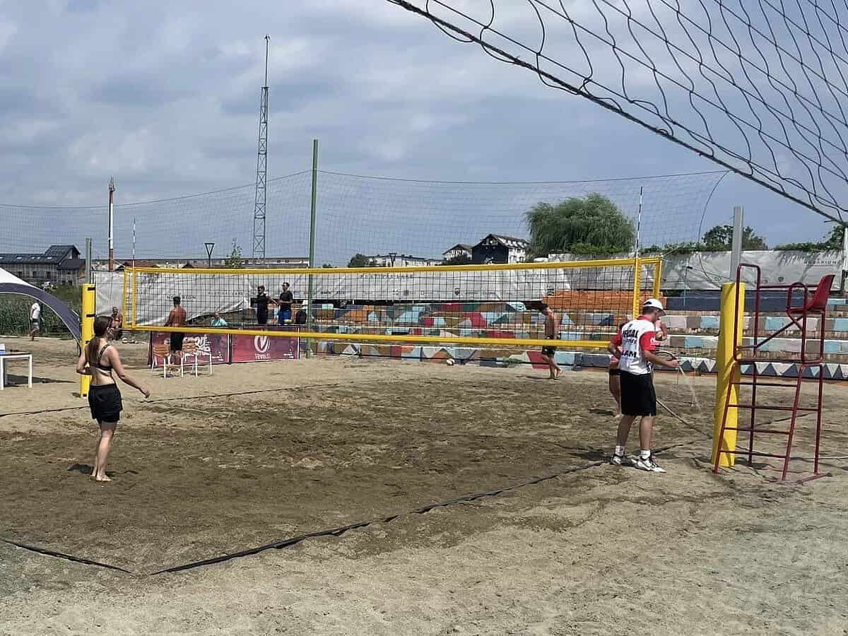 fetele de la champions au acaparat podiumul la cel mai tare concurs de volei pe plajă disputat la sibiu