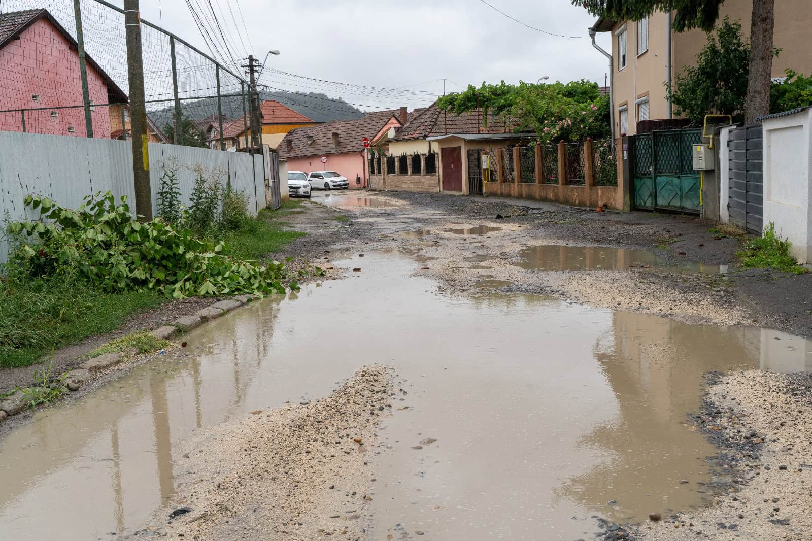 primăria mediaș a semnat contractul pentru reabilitarea străzii gheorghe pop de băsești (video)