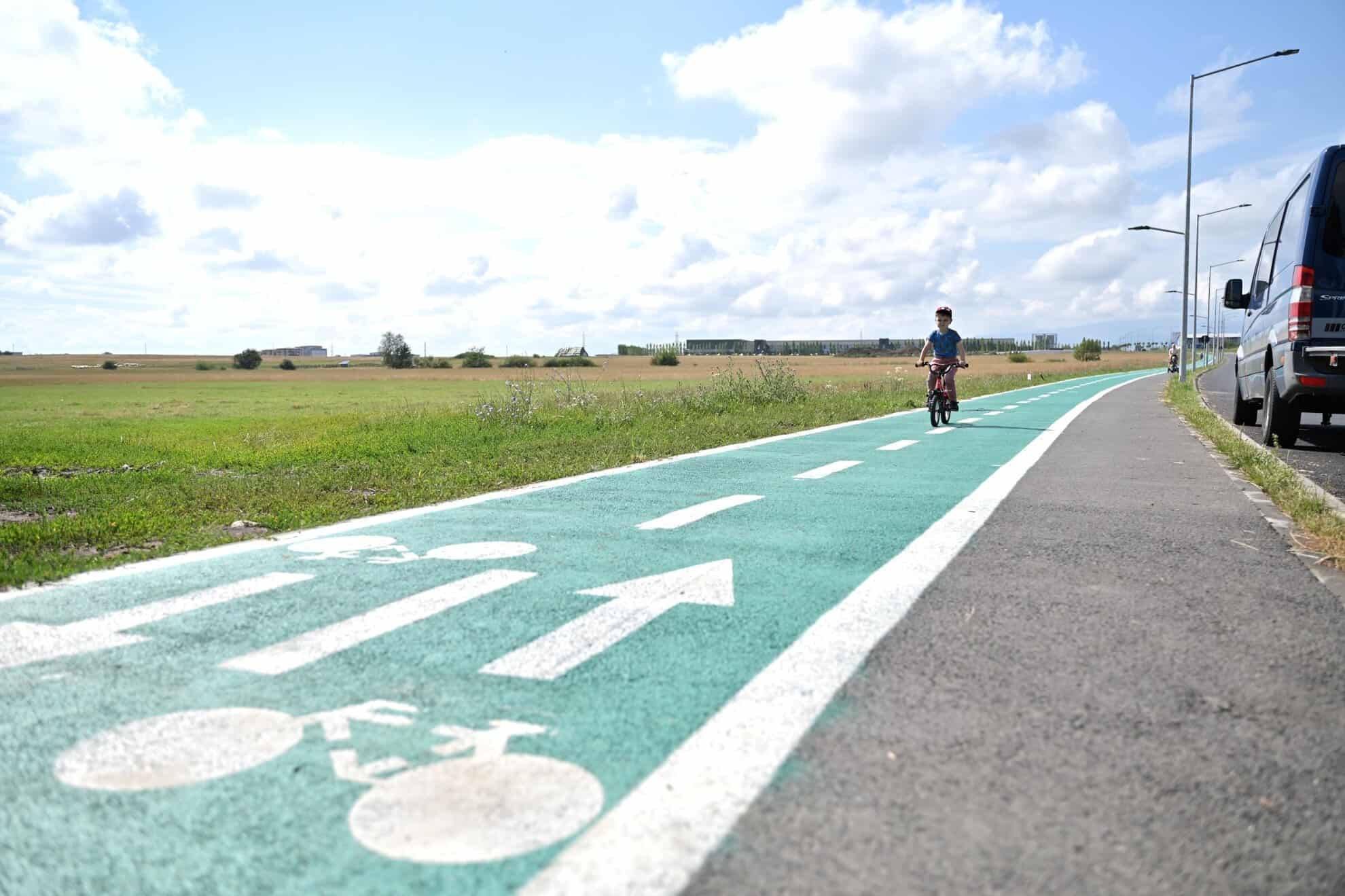 Strada Bruxelles deschisă oficial circulației, după finalizarea lucrărilor de modernizare (foto)