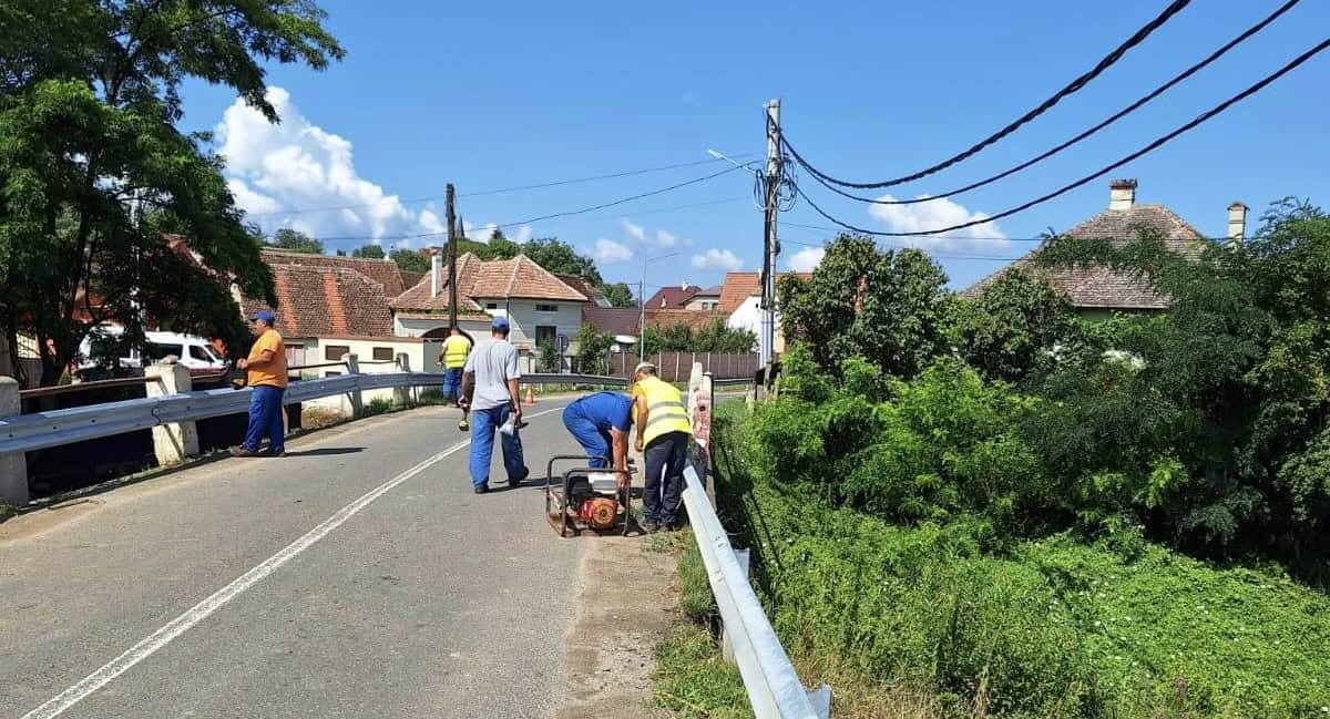 se fac reparații la poduri pe dj 105 agnita până la limita cu județul brașov