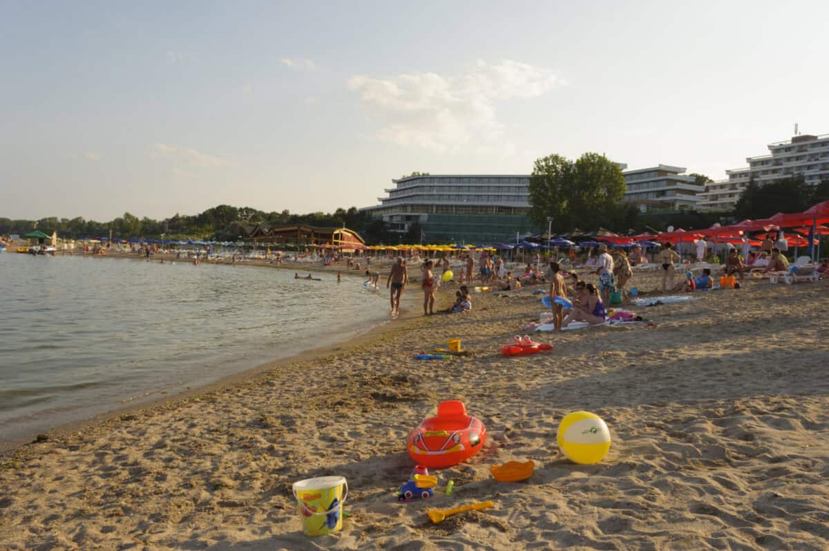 Suspiciune de intoxicație la zeci de turiști cazați într-un hotel de pe Litoral. S-a activat Planul Roșu de Intervenție