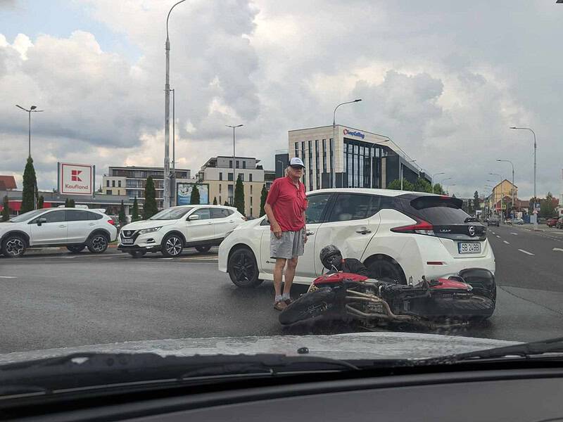 accident la giratoriul de la kaufland, pe alba iulia