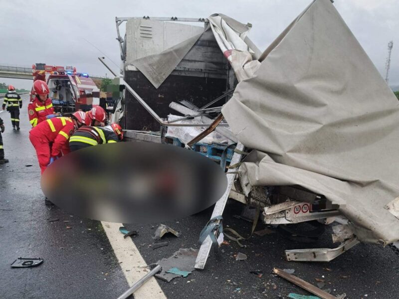 bărbat lovit mortal de un camion pe autostrada a1 sibiu-deva (foto)