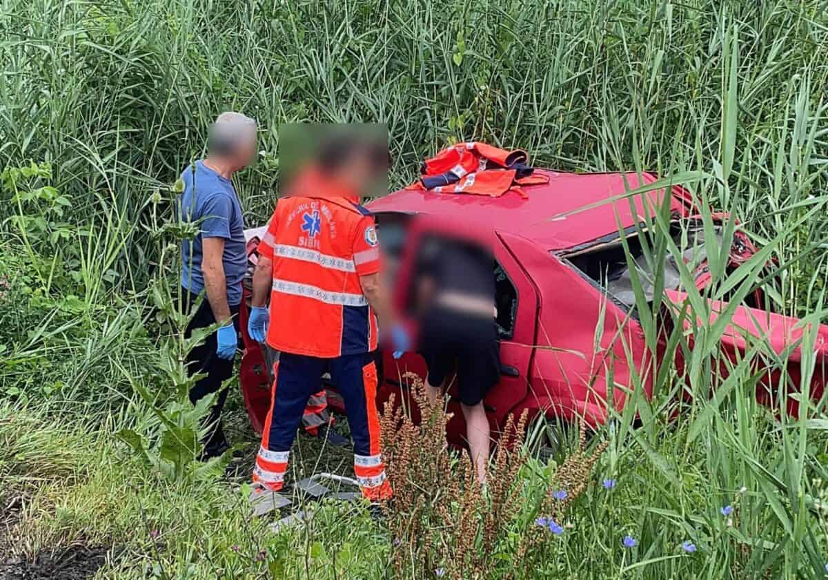 filmul accidentului grav de miercuri de la șeica mare după ce o mașină a fost proiectată într-un tir