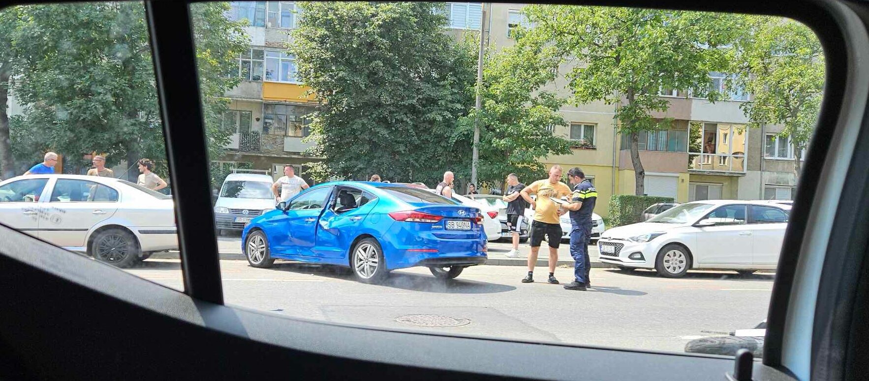 Motociclist accidentat de o mașină în Terezian la Sibiu (foto)