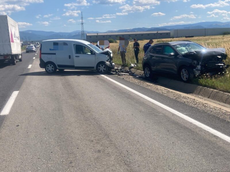 accident pe strada salzburg în sibiu. unui șofer i s-a făcut rău la volan