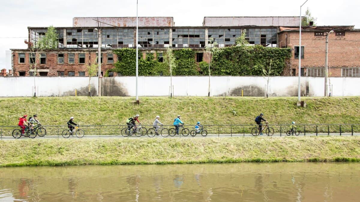 Sibienii invitați la o plimbare cu bicicleta pe pista de pe malul Cibinului în scop caritabil pentru bolnavii de cancer