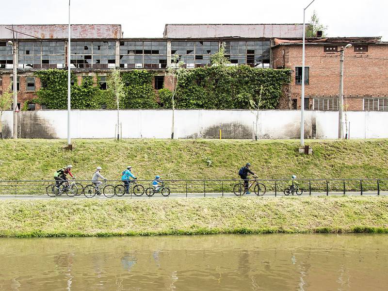 sibienii invitați la o plimbare cu bicicleta pe pista de pe malul cibinului în scop caritabil pentru bolnavii de cancer