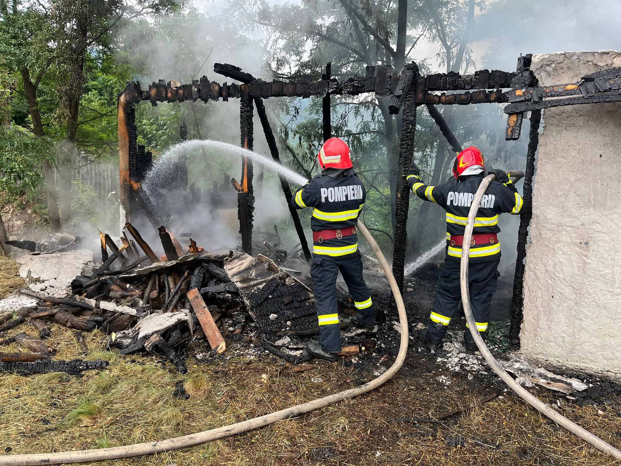 Cabană din Sibiel, lovită de fulger