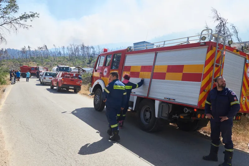 turiști români evacuați din hoteluri din cauza incendiilor, în grecia si turcia