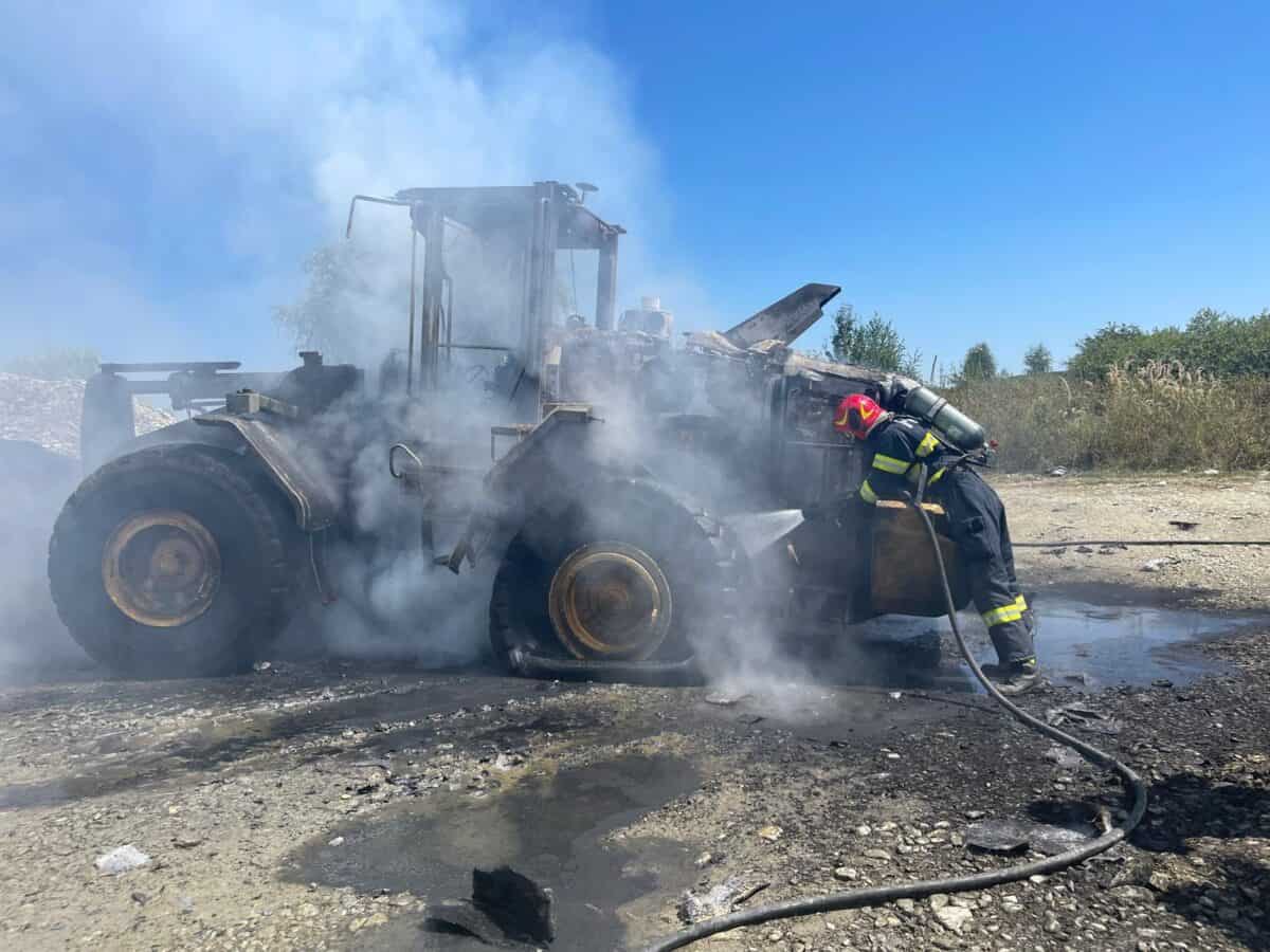 Un utilaj a luat foc din cauza unui scurtcircuit la Mârșa