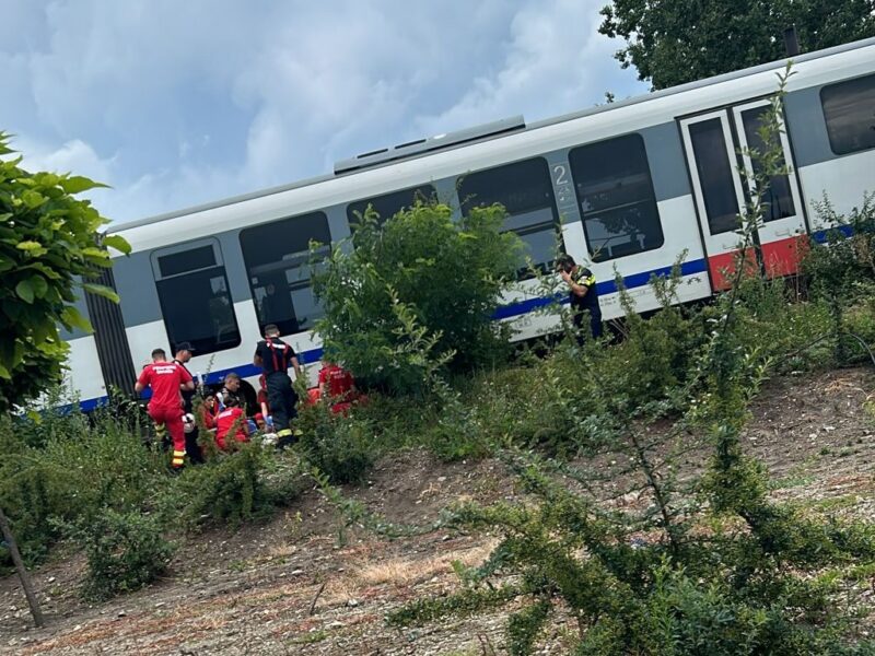 femeie de 70 de ani, lovită de tren în terezian aproape de spitalul de psihiatrie (video)