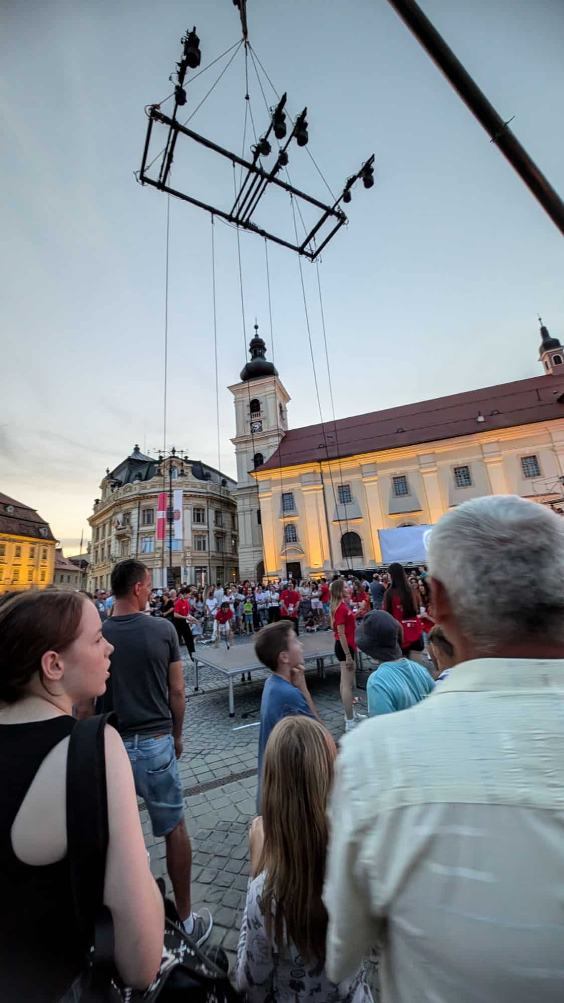 O frenezie de spectacole stradale au încheiat FITS 2024 în centrul Sibiului (video, foto)