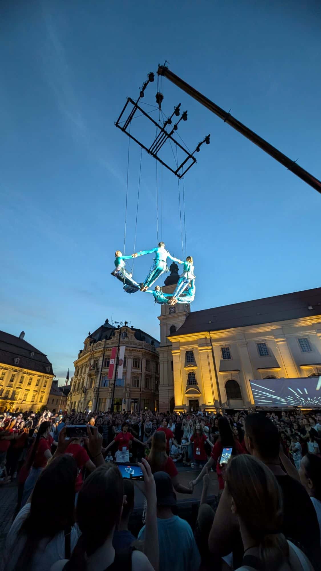 O frenezie de spectacole stradale au încheiat FITS 2024 în centrul Sibiului (video, foto)