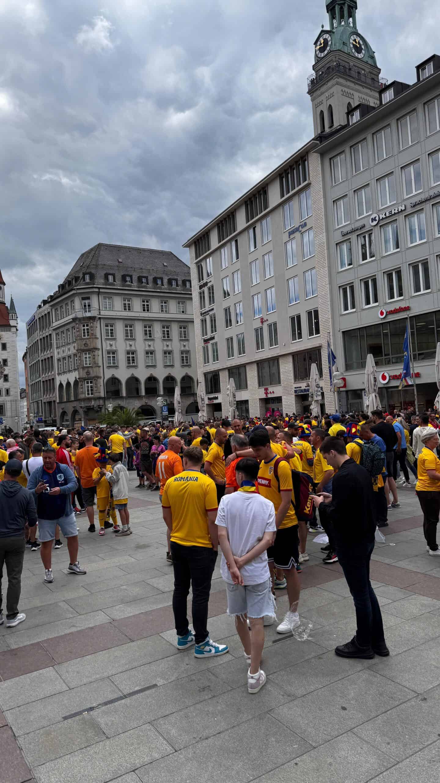 live text sute de sibieni au fost la meciul de la munchen. optimea de finală de la euro, românia - olanda 0-3 final (video, foto)