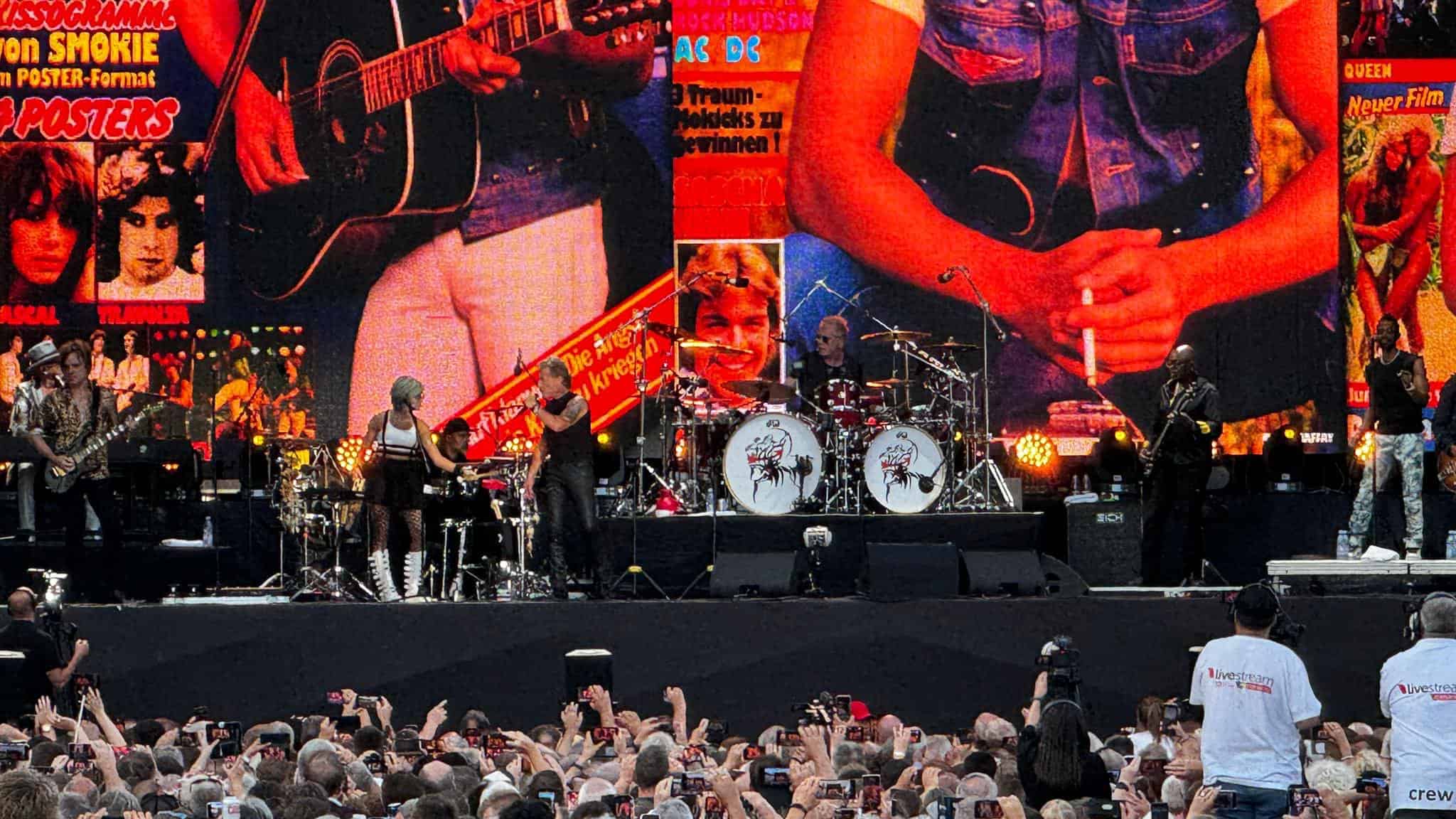 Atmosferă electrizantă la concertul lui Peter Maffay de la Sibiu. Peste 20.000 de sași și iubitori de muzică rock au invadat Piața Mare (foto video)