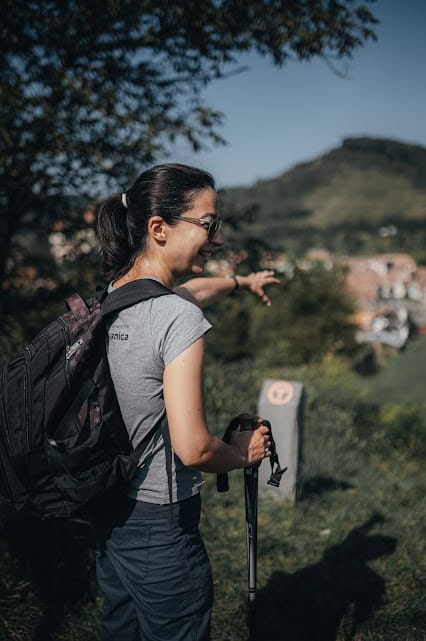 O bucureșteancă a dat Capitala pe liniștea colinelor din zona Mediașului. Ioana s-a făcut ghid de drumeții: ”Mi s-a îndeplinit visul”