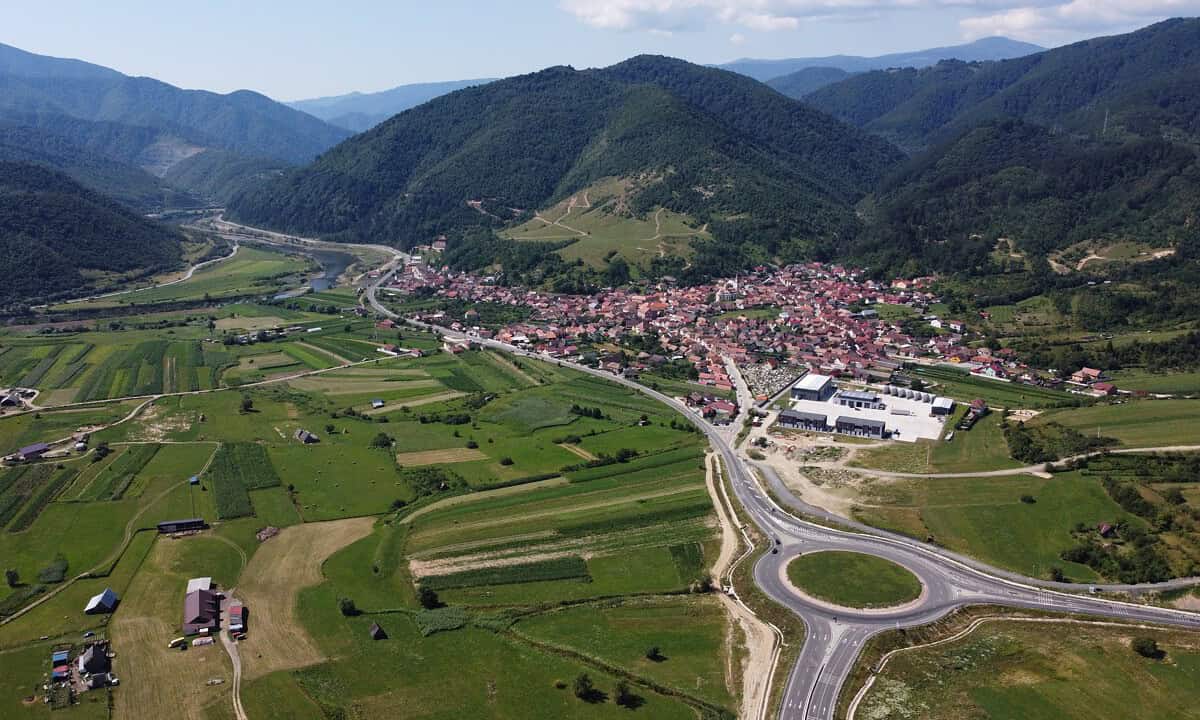 restricții de trafic timp de o lună pe valea oltului. se construiește un nod de legătură cu autostrada sibiu - pitești