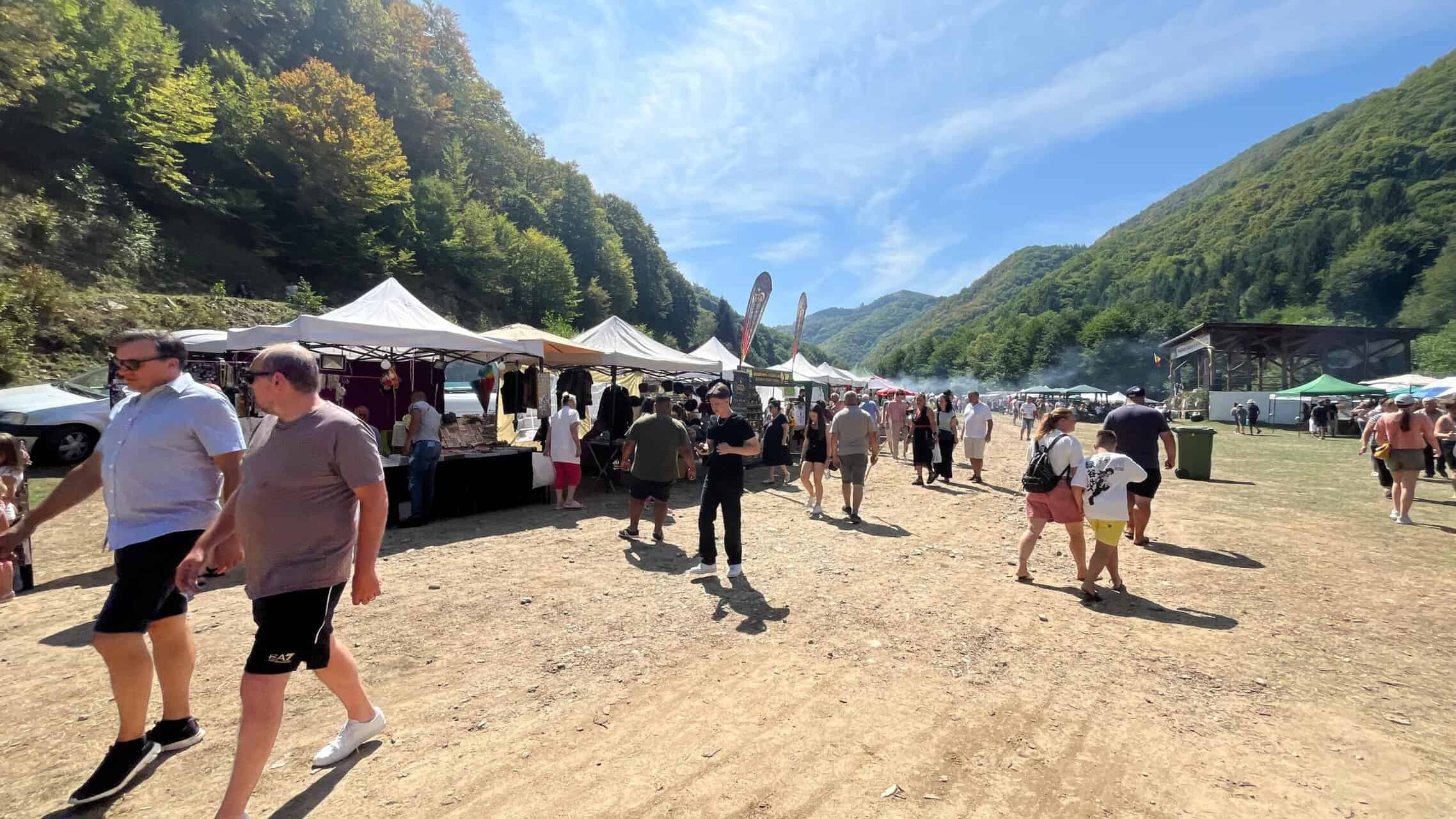 Mega bulz de 62 de metri la Festivalul Brânzei și al Țuicii de la Rășinari. Primar: „Ducem tradiția mai departe” (foto video)