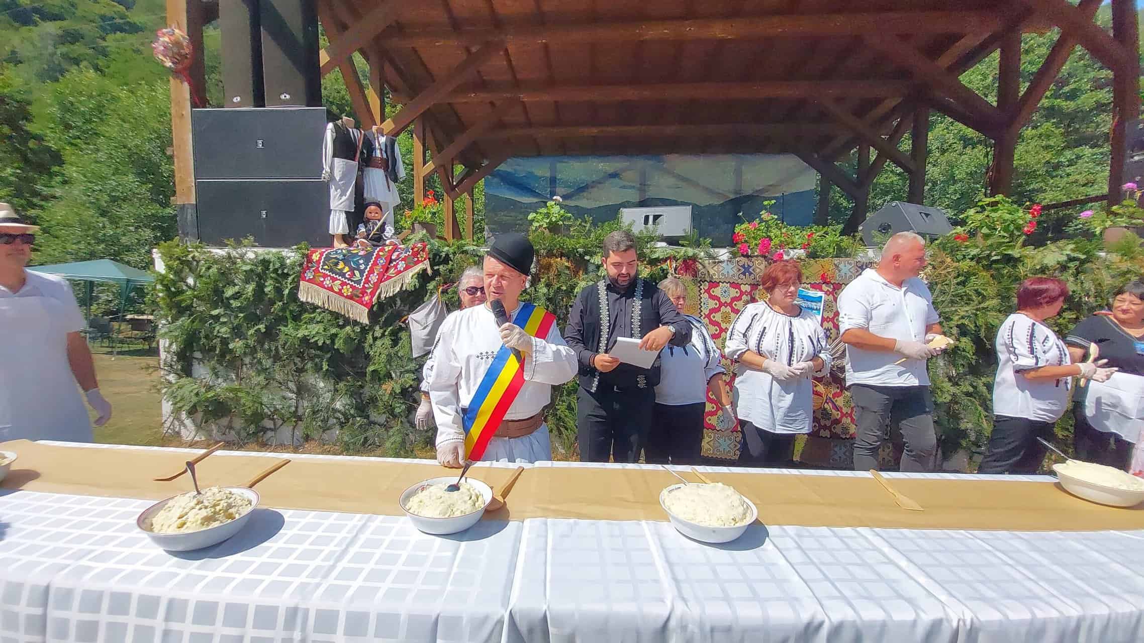 Mega bulz de 62 de metri la Festivalul Brânzei și al Țuicii de la Rășinari. Primar: „Ducem tradiția mai departe” (foto video)