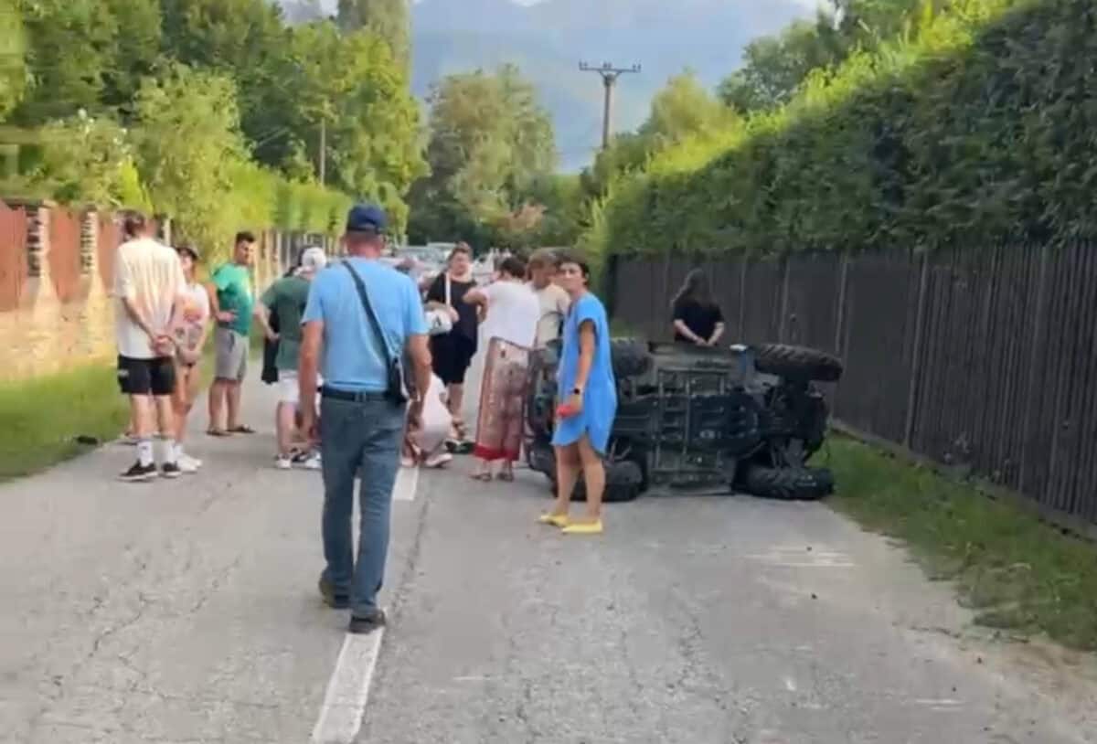 atv răsturnat pe valea avrigului și o tânără rănită. își făcea selfiuri cu iubitul ei (video)