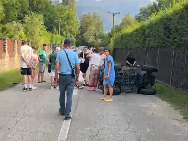 ATV răsturnat pe Valea Avrigului și o tânără rănită. Își făcea selfiuri cu iubitul ei (video)