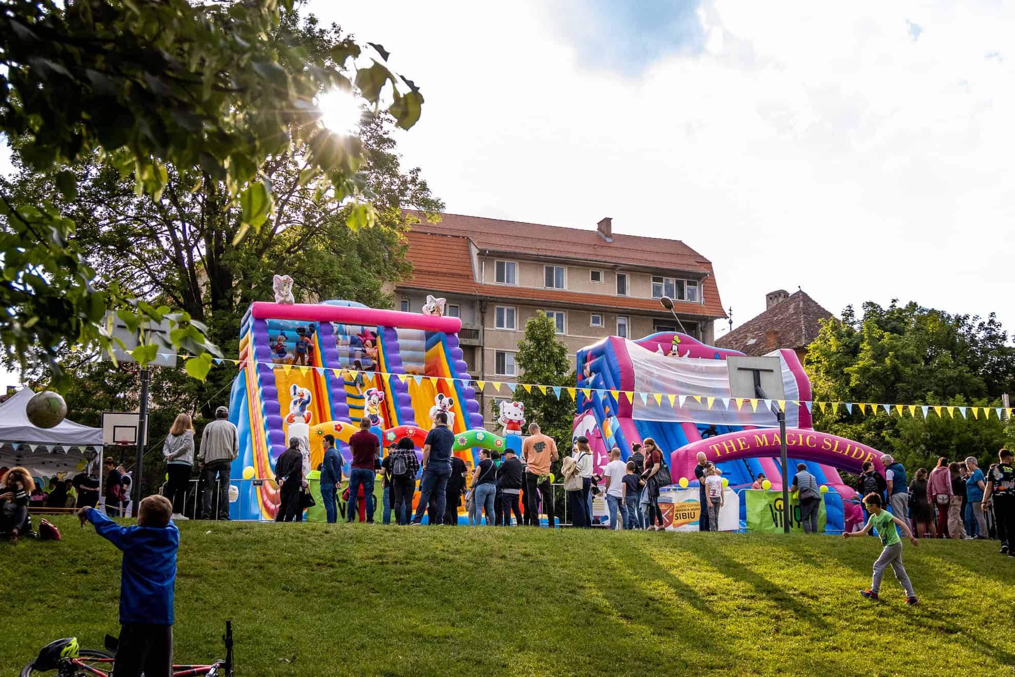 începe cel mai mare retro festival din sibiu. concerte cu no mercy, l.a., akcent, hara, semnal m și mulți alții la sibiul de odinioară!