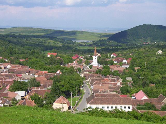 sibiel, desemnat cel mai frumos sat turistic din românia. vizitatorii sunt impresionați de peisajele spectaculoase