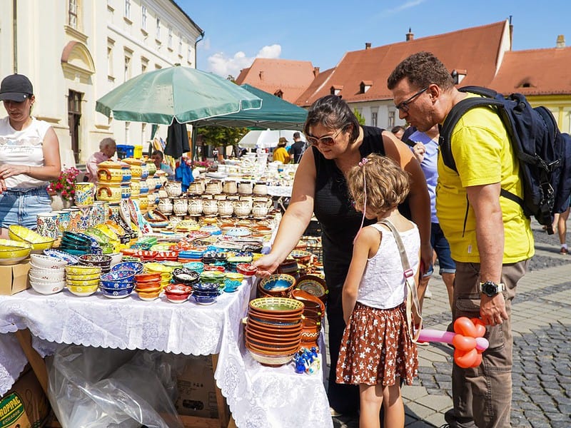 galerie foto de la târgul olarilor din sibiu. mai e o zi de târg!