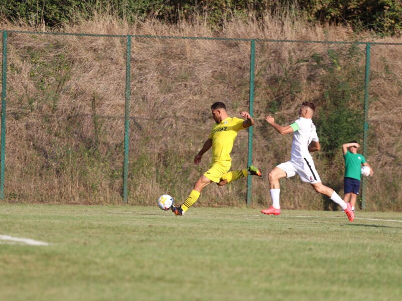 Antrenorul Cosmin Vâtcă a debutat la Liga 3 cu o victorie (video)