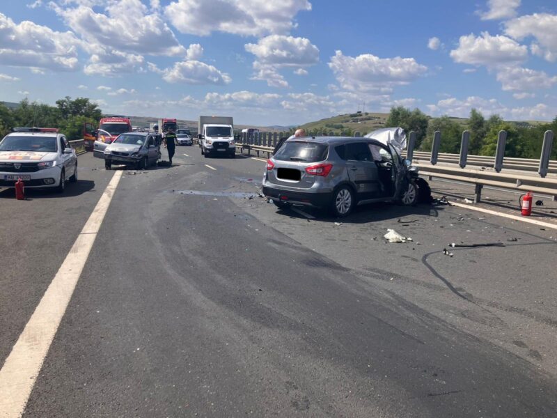 Șoferul vinovat de producerea accidentului de pe A1, la Miercurea Sibiului, are 75 de ani și conducea o mașină cu volanul pe dreapta