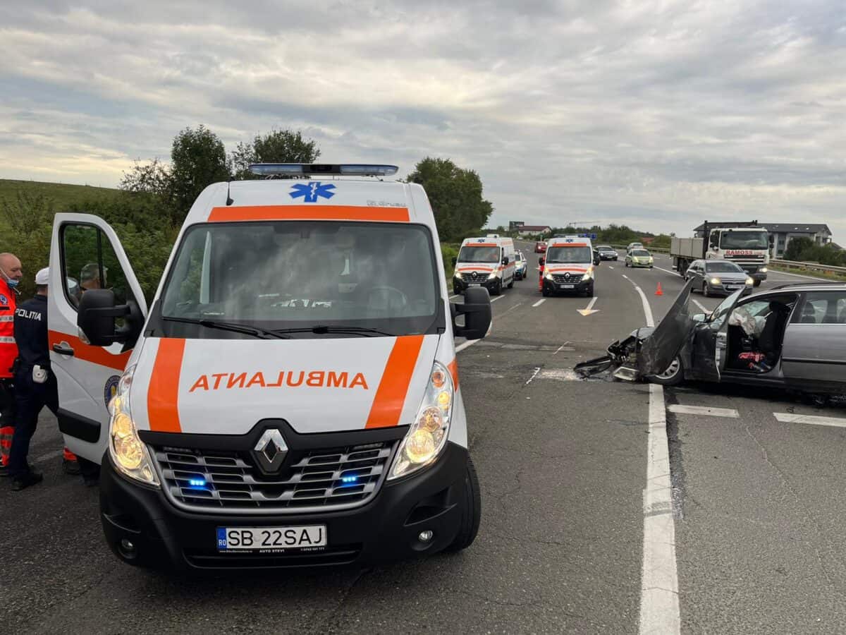 accident cu 4 victime pe dn1 la șelimbăr din cauza unui șofer care nu a dat prioritate (foto)