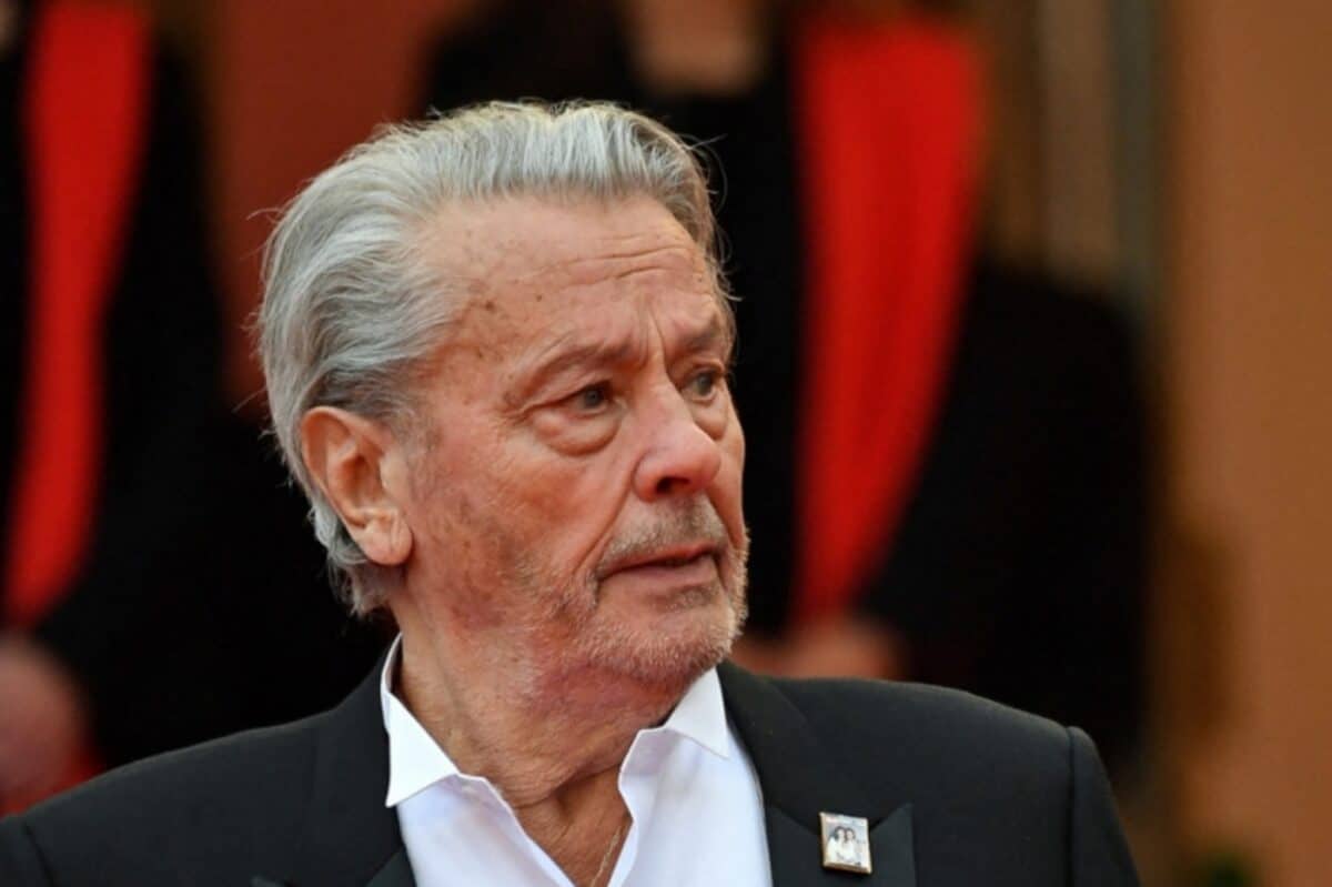 a murit alain delon. celebrul actor avea 88 ani