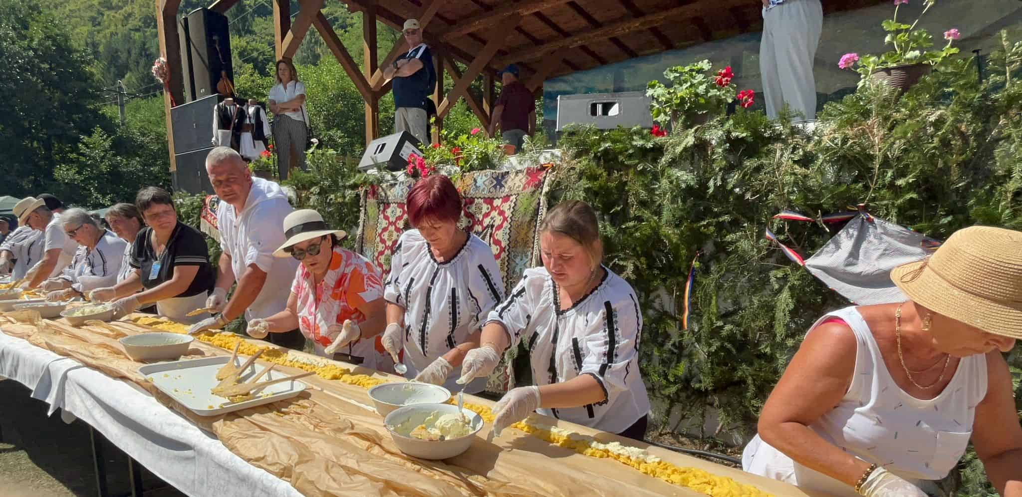 Mega bulz de 62 de metri la Festivalul Brânzei și al Țuicii de la Rășinari. Primar: „Ducem tradiția mai departe” (foto video)