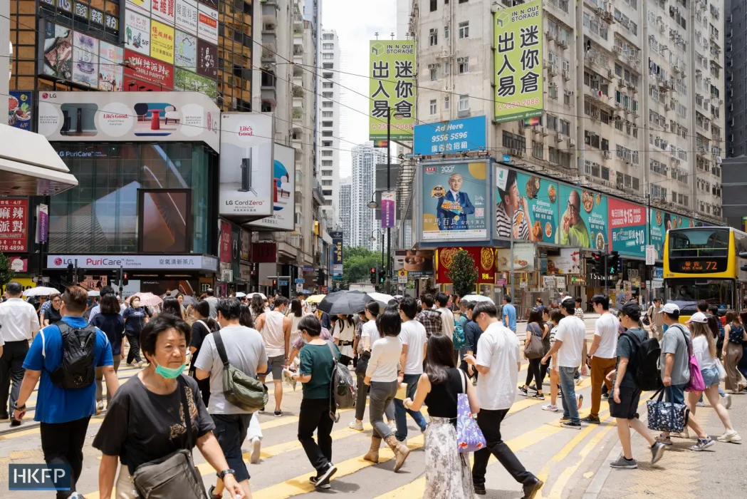 controversă în hong kong: materiale educative îndeamnă adolescenții să joace badminton