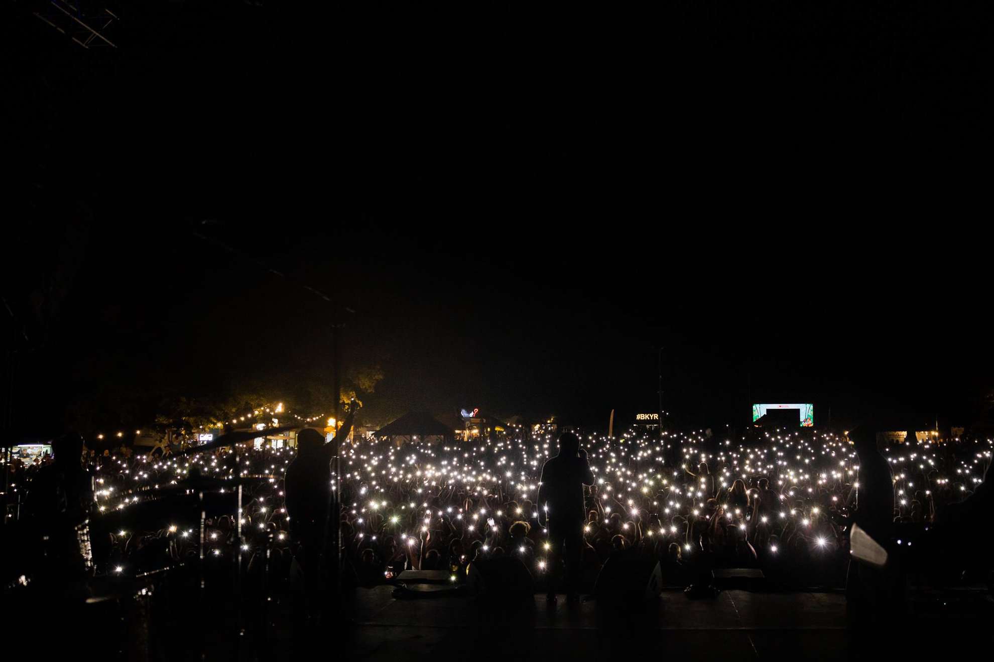 peste 20.000 de participanți la festivalul ”i love șopa”. 14.000 au venit cu autobuzul