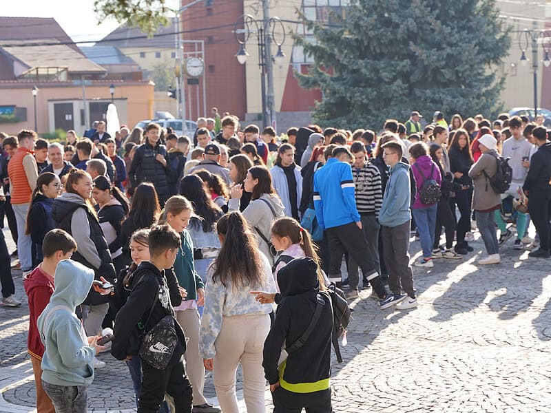 peste 700 de voluntari prezenți sâmbătă dimineață la „let’s do it, mediaș!” (foto)