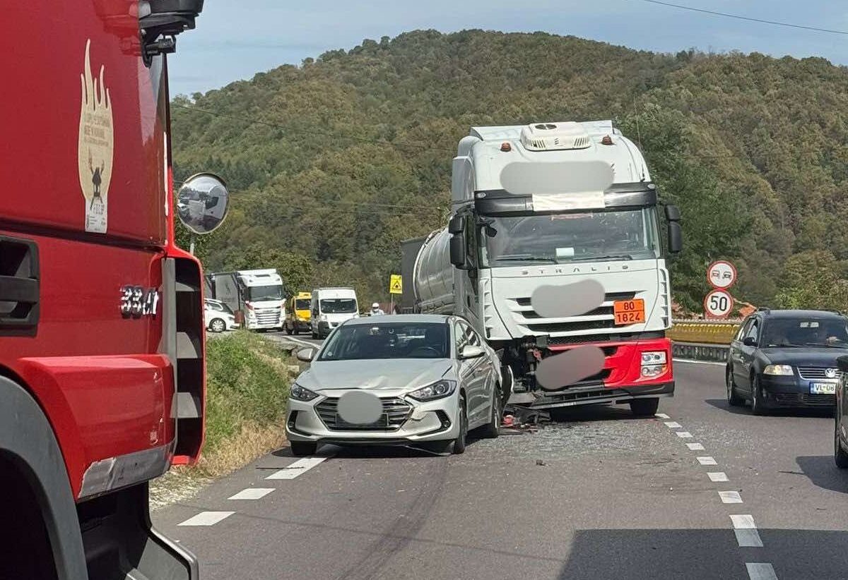 Accident cu 3 persoane rănite pe DN7 între Sibiu și Rm.Vâlcea (foto)