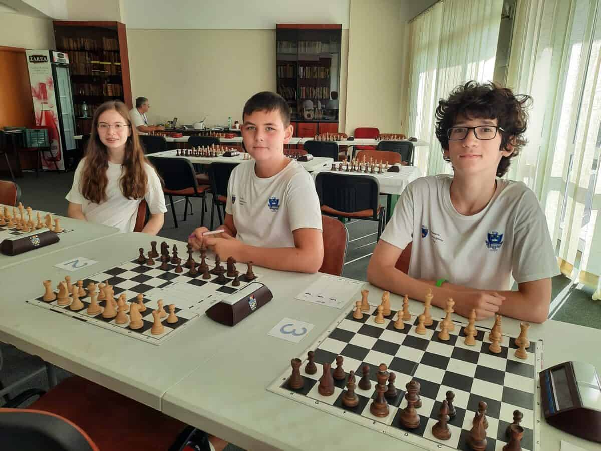 Șahiștii medieșeni au obținut rezultate notabile la Campionatele Naționale pe echipe (foto, video)