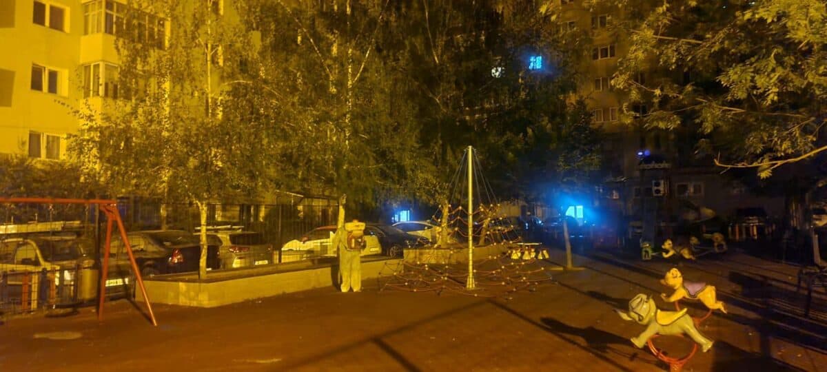 lucrări la dezinfectare și dezinfestare în spațiile publice din municipiul mediaș (foto)