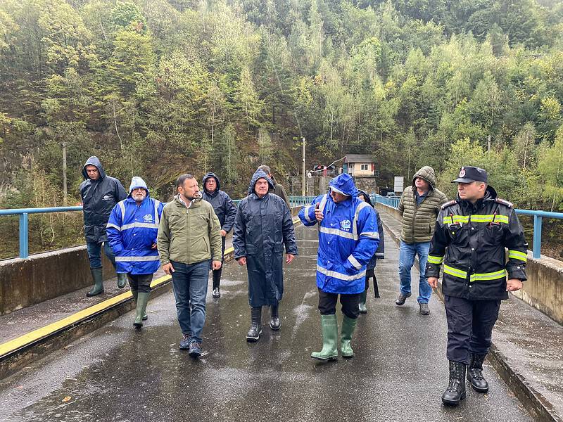 ministrul mediului, întâlnire cu autoritățile din sibiu. „situația este sub control la barajul de la gura râului” (foto)