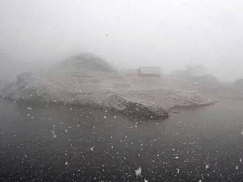 prima ninsoare din această toamnă la bâlea lac (video)