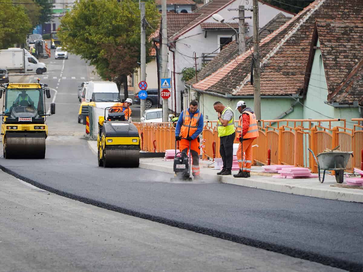 Lucrările la podul Gării din Sibiu, aproape de finalizare. Constructorul a dezvăluit când se deschide traficul (video foto)