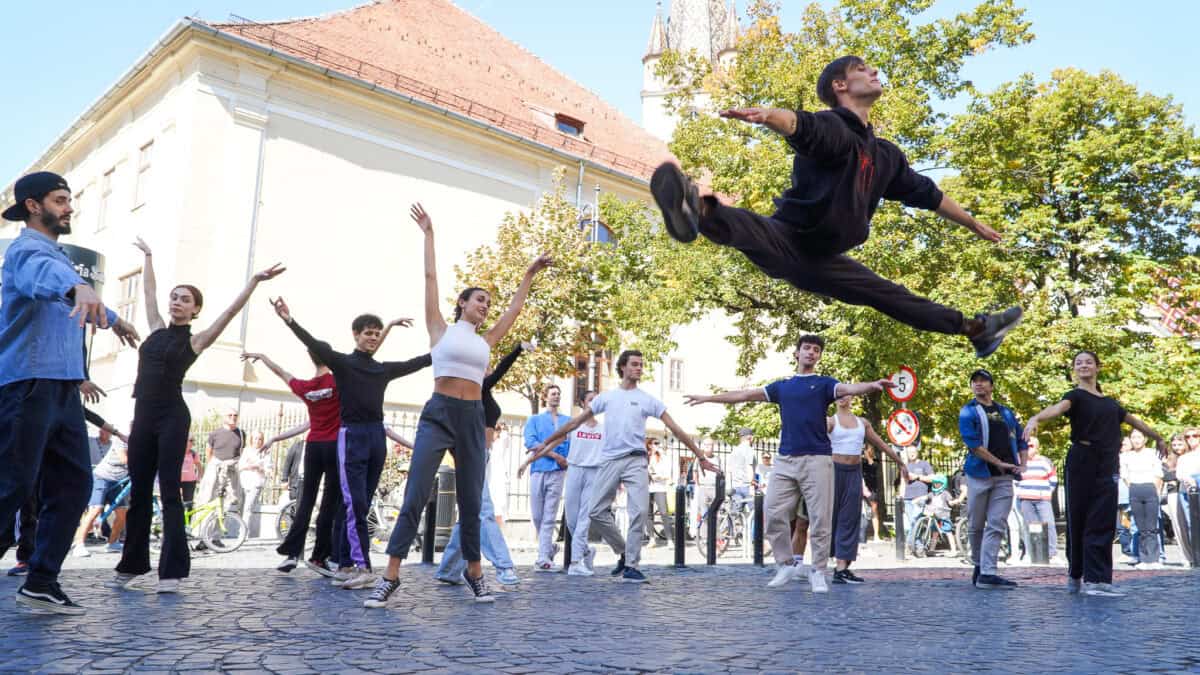 Săptămâna Mobilității Europene la Sibiu. Dans, mișcare și multă distracție în Piața Mare (foto video)