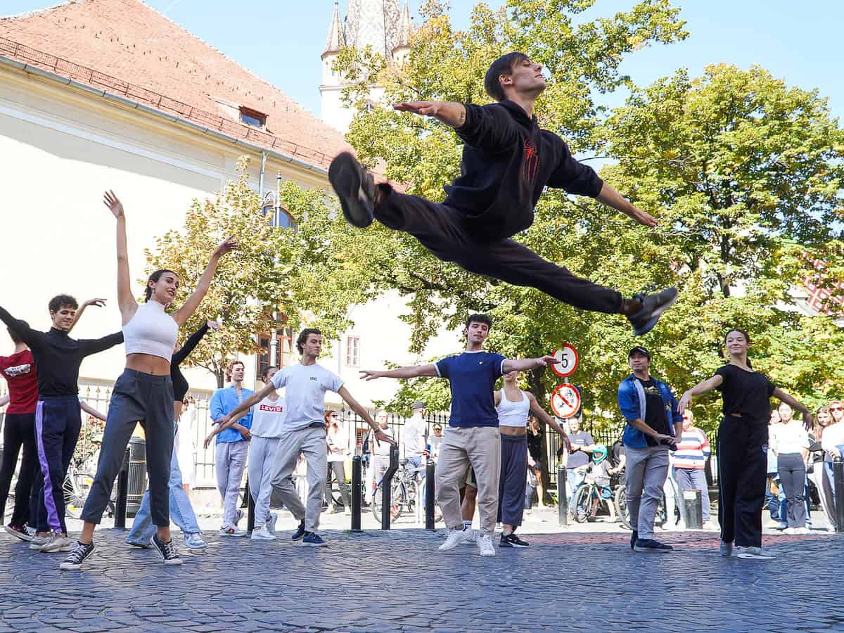 Săptămâna Mobilității Europene la Sibiu. Dans, mișcare și multă distracție în Piața Mare (foto video)