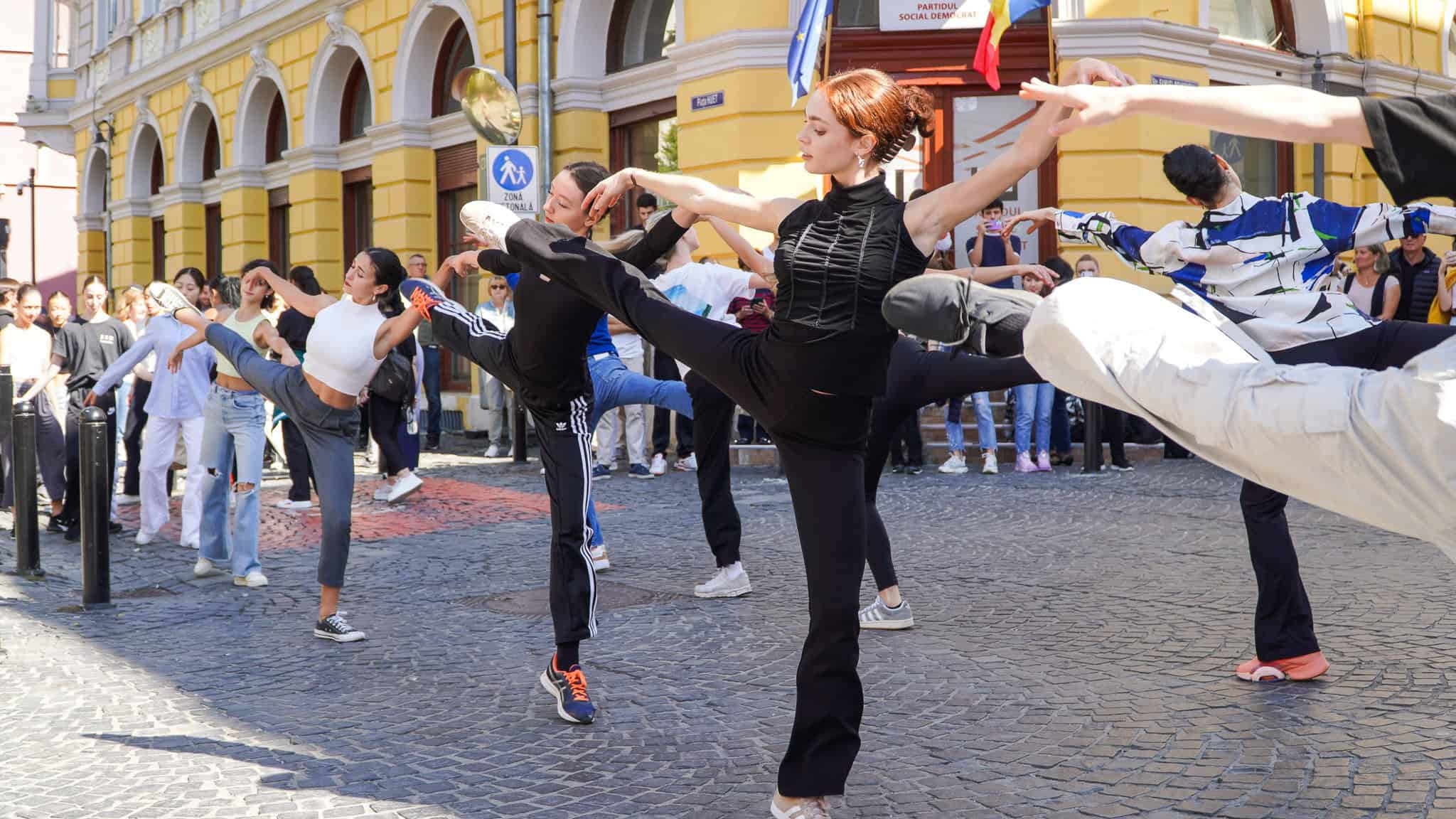 Săptămâna Mobilității Europene la Sibiu. Dans, mișcare și multă distracție în Piața Mare (foto video)