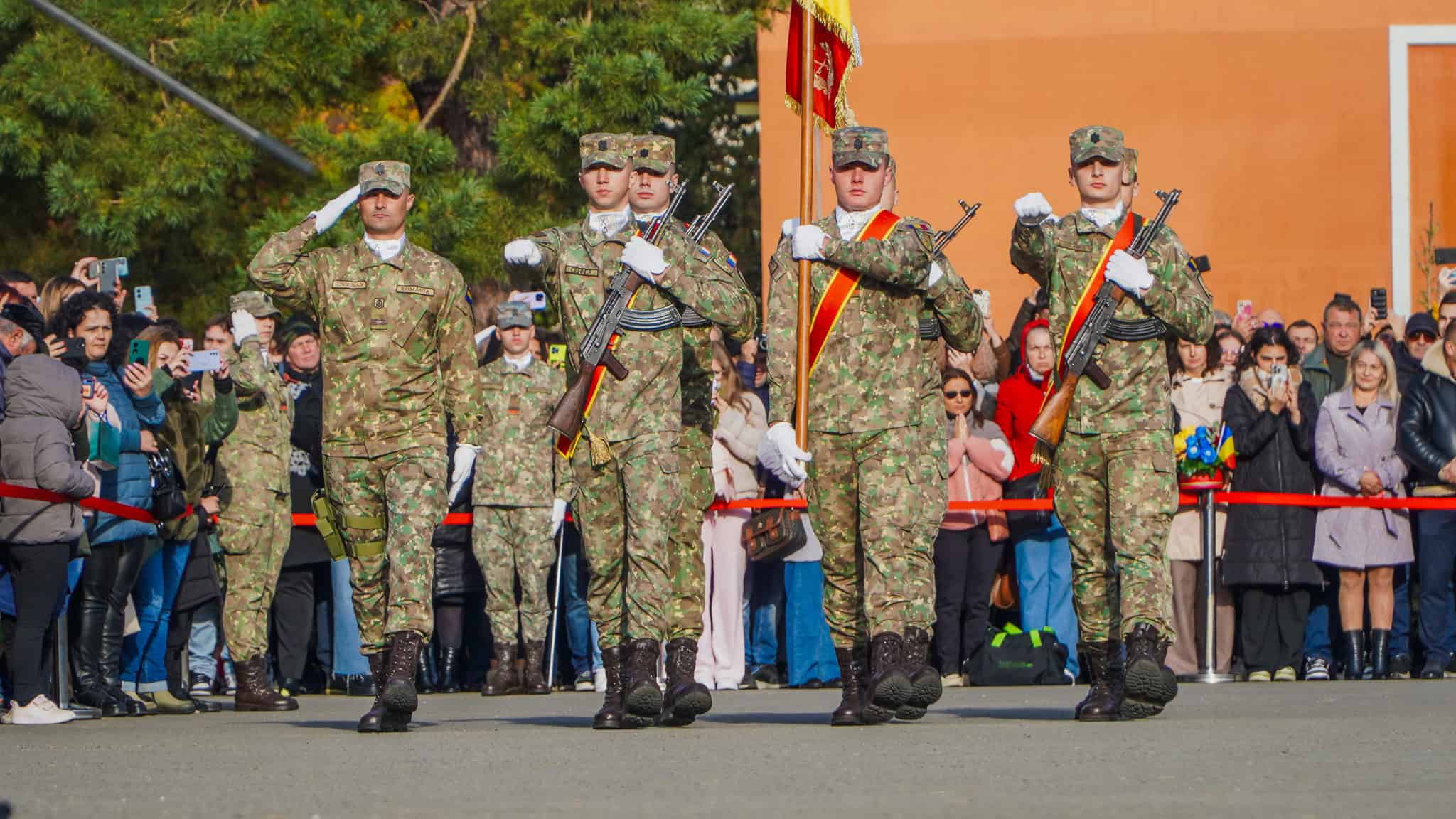 Zi importantă pentru sute de studenți de la AFT Sibiu. Părinții și bunicii, emoționați până la lacrimi (video, foto)