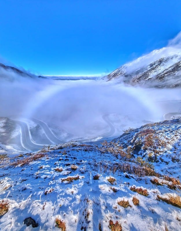 fenomen extrem de rar fotografiat pe transfăgărășan. așa arată “omul din nori”