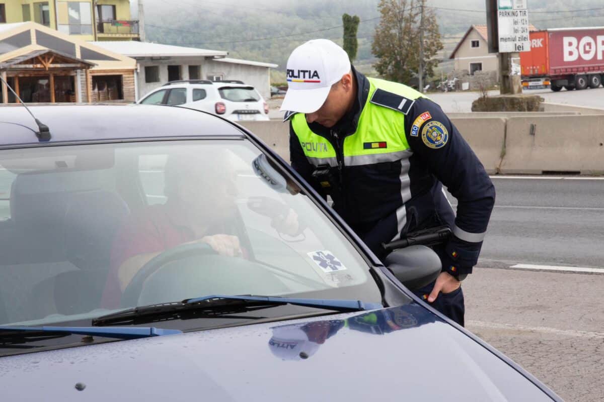 doi bețivi depistați în trafic. unul a tamponat o mașină în mers pe viaductul de pe calea șurii mari